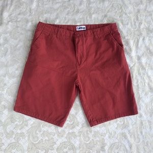 men’s red shorts